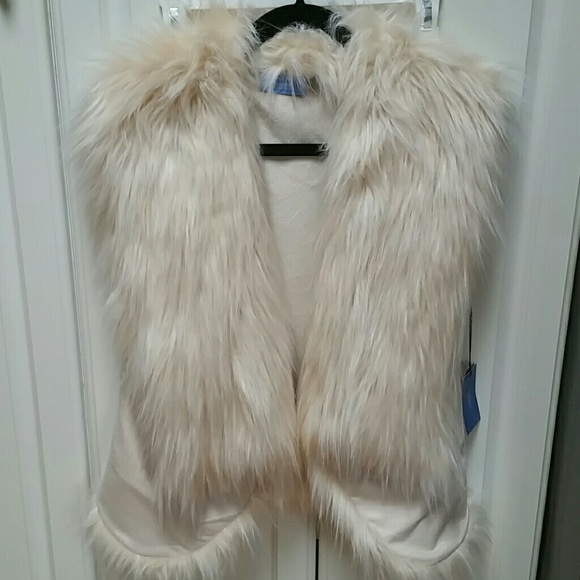 Simply Vera Vera Wang Jackets & Blazers - Simply Vera Fur Vest S/M.  NWT.